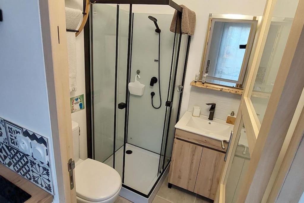 Gite De L'Olivier, Classe, Climatise, Jardin Avec Parking Gratuit Devant Le Logement Et A 5 Minutes Du Centre-Ville A Pied LʼIsle-sur-la-Sorgue Extérieur photo